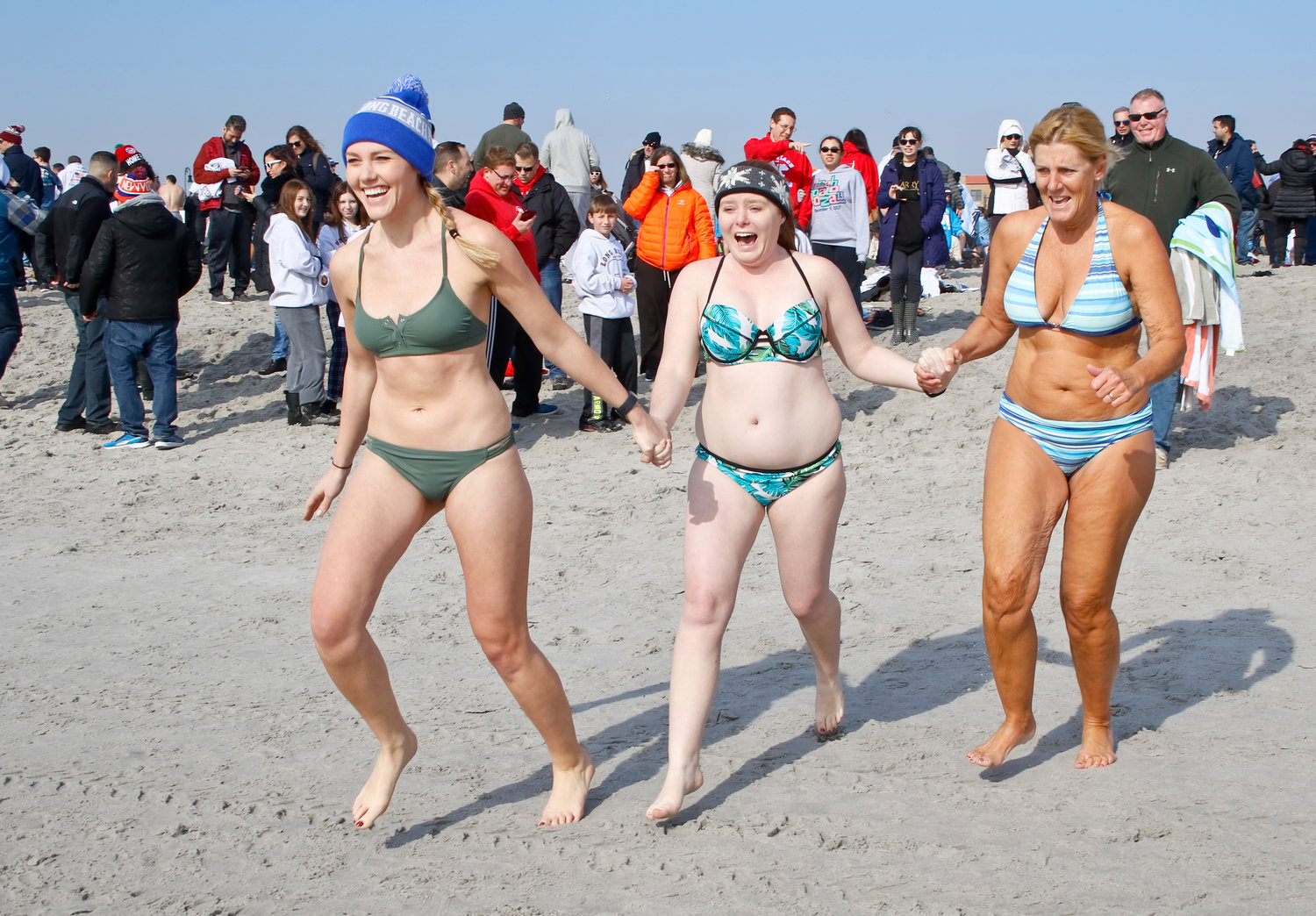 Thousands plunge into the Atlantic for a good cause in Long Beach